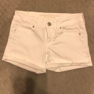 American Eagle Midi white shorts